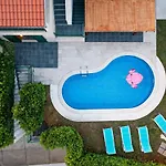 Villa Dane, Private Pool, Near Hula Hula, Free Breakfast - Direct Landlord