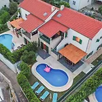 Dane, Private Pool, Near Hula Hula, Free Breakfast - Direct Landlord Villa *