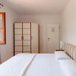 Dane, Private Pool, Near Hula Hula, Free Breakfast - Direct Landlord * Hvar Town