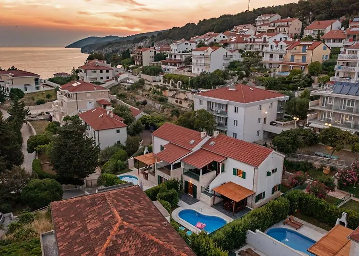 Dane, Private Pool, Near Hula Hula, Free Breakfast - Direct Landlord *