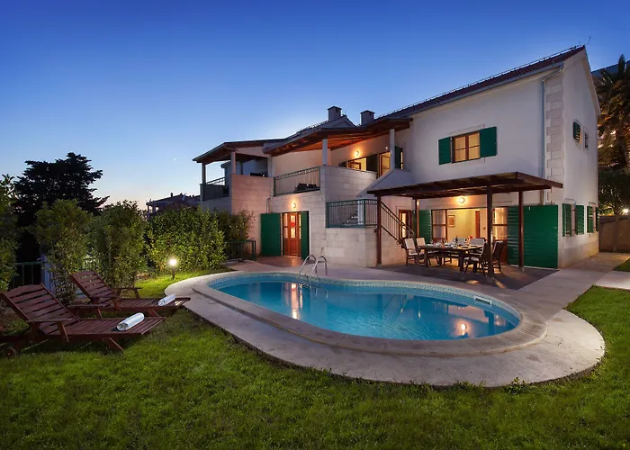 Dane, Private Pool, Near Hula Hula, Free Breakfast - Direct Landlord חוואר