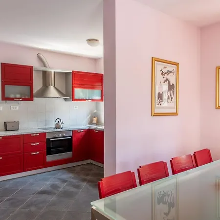 Villa Dane, Private Pool, Near Hula Hula, Free Breakfast - Direct Landlord Hvar Town