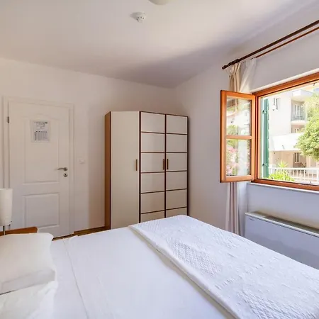 Dane, Private Pool, Near Hula Hula, Free Breakfast - Direct Landlord *