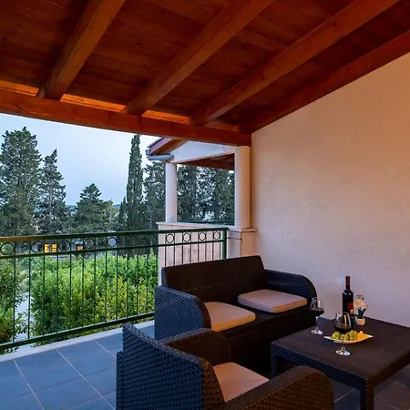 Villa Dane, Private Pool, Near Hula Hula, Free Breakfast - Direct Landlord