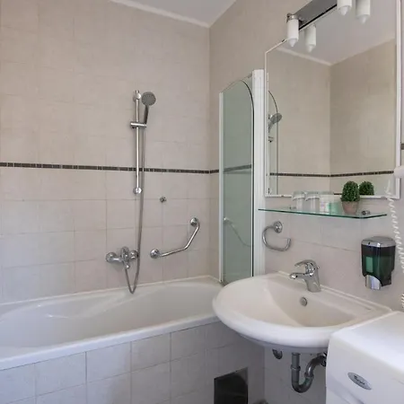 Dane, Private Pool, Near Hula Hula, Free Breakfast - Direct Landlord