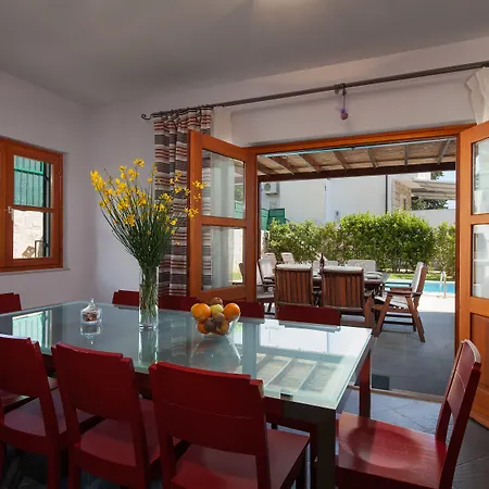 Dane, Private Pool, Near Hula Hula, Free Breakfast - Direct Landlord