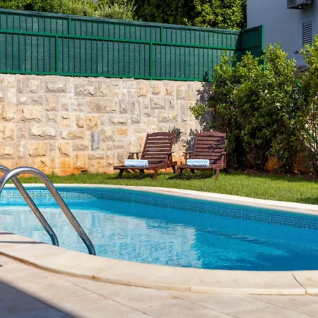 Dane, Private Pool, Near Hula Hula Hvar Town