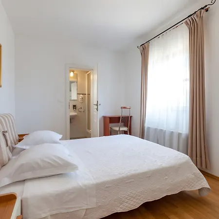 Dane, Private Pool, Near Hula Hula, Free Breakfast - Direct Landlord Villa Hvar Town