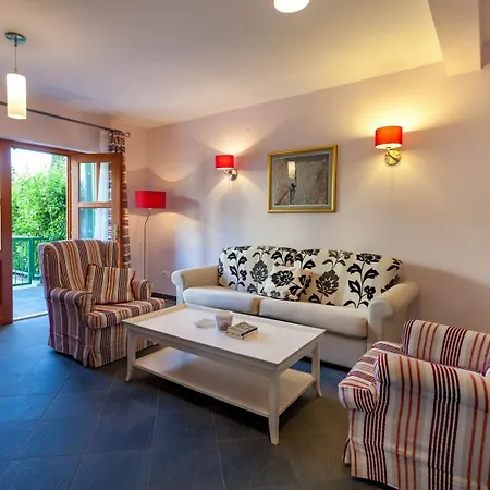 Dane, Private Pool, Near Hula Hula, Free Breakfast - Direct Landlord Villa