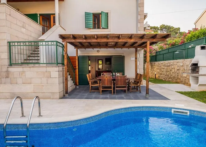 Villa Dane, Private Pool, Near Hula Hula, Free Breakfast - Direct Landlord Hvar Town