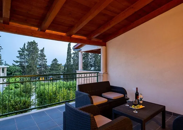 Villa Dane, Private Pool, Near Hula Hula, Free Breakfast - Direct Landlord