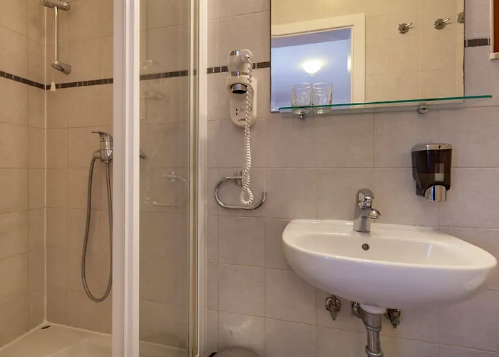 Villa Dane, Private Pool, Near Hula Hula, Free Breakfast - Direct Landlord