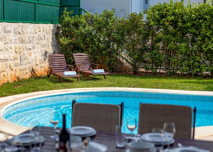 Dane, Private Pool, Near Hula Hula, Free Breakfast - Direct Landlord Villa Hvar Town