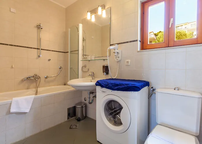 Dane, Private Pool, Near Hula Hula, Free Breakfast - Direct Landlord * Hvar Town