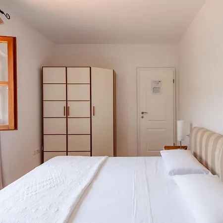 Dane, Private Pool, Near Hula Hula, Free Breakfast - Direct Landlord * Hvar Town