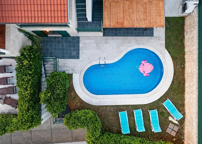 Villa Dane, Private Pool, Near Hula Hula, Free Breakfast - Direct Landlord